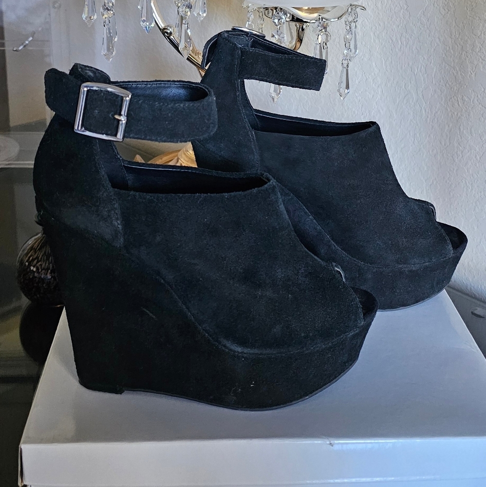 Steve Madden Black Wedge Sandals